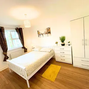 a-lovely-home-stay-near-greenwich.brighton-hotels-england.com/