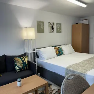 apt-posh-executive-studio-london.brighton-hotels-england.com/
