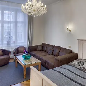 https://dusni-13-old-town-apartment.praguehotelsweb.com
